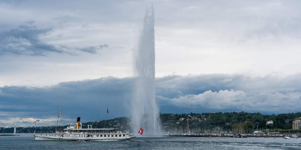 Jet d’Eau en Ginebra con el lago Lemán